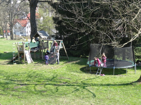 zahrada a dětské hřiště